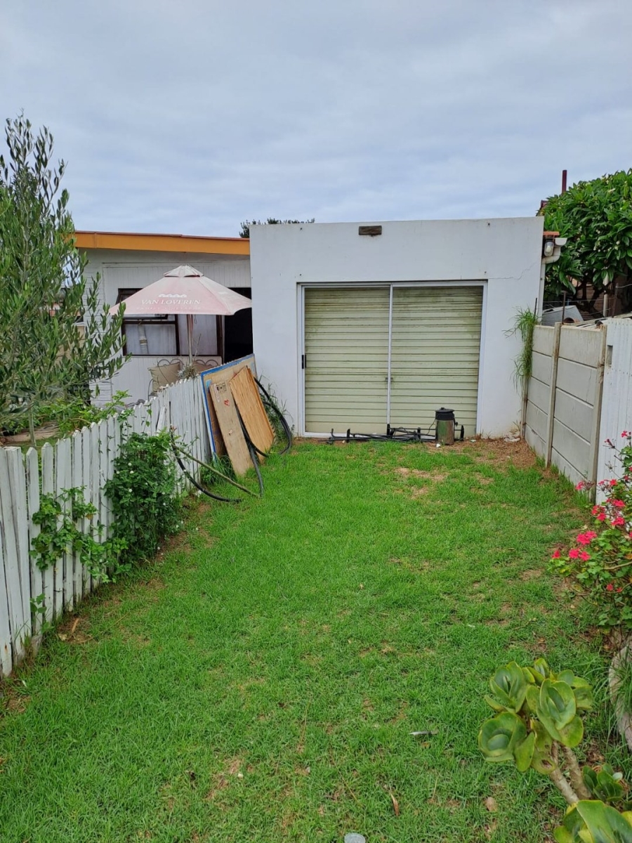 4 Bedroom Property for Sale in Stilbaai Oos Western Cape